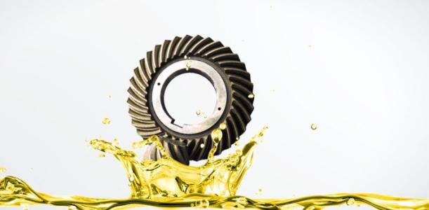 福建潤滑油在使用過程中污染的原因
